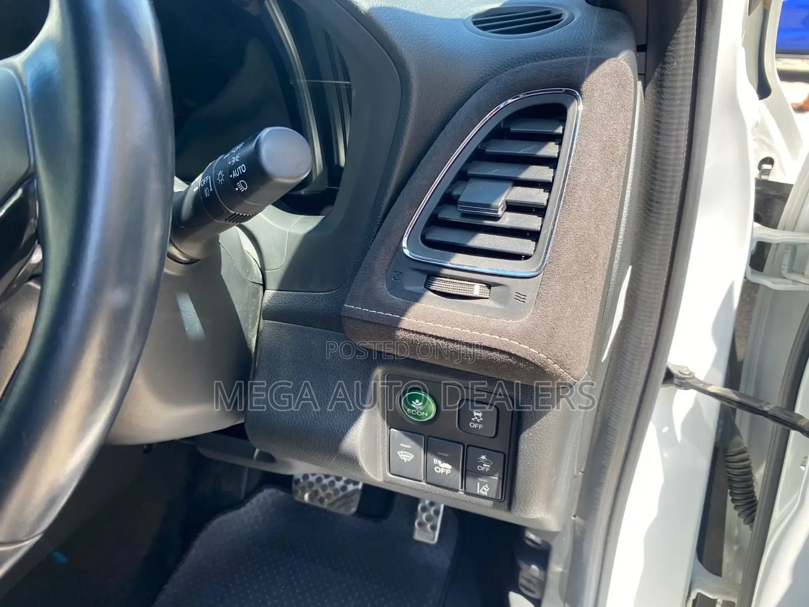 Honda Vezel 2018 White