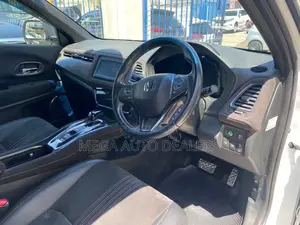 Honda Vezel 2018 White