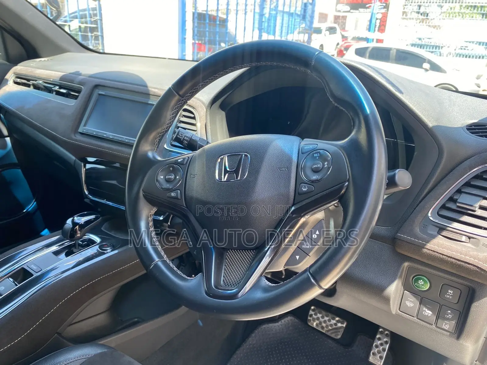 Honda Vezel 2018 White