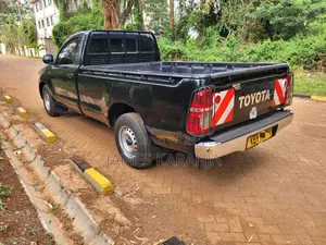 Toyota Hilux 2013 Black