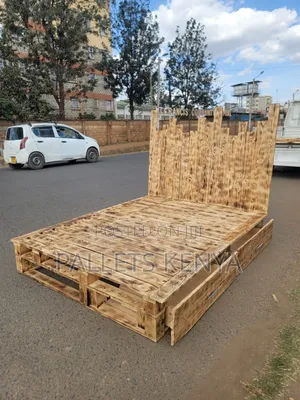 Spacious 5×6 Pallet Bed With Built-in Drawers. Cp01