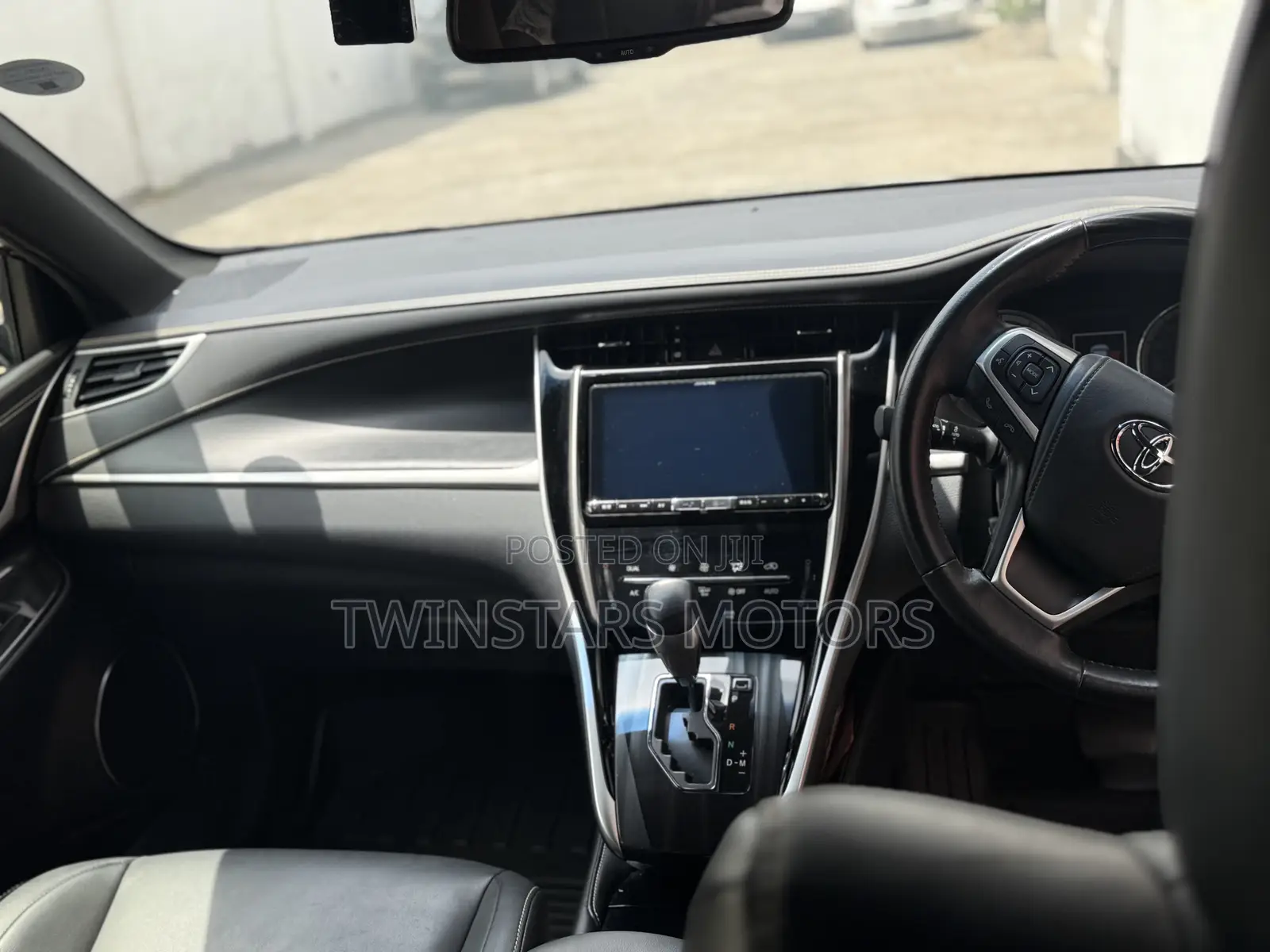 Toyota Harrier 2.0 2018 Matt Black