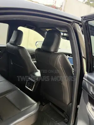 Toyota Harrier 2.0 2018 Matt Black