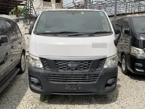 Isuzu Como 2016 White