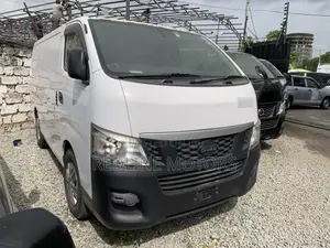 Isuzu Como 2016 White