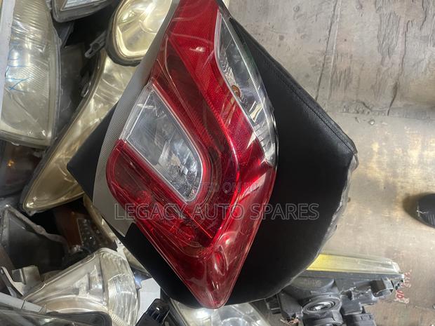 Toyota Vitz Jewela Taillight - thumbnail 3