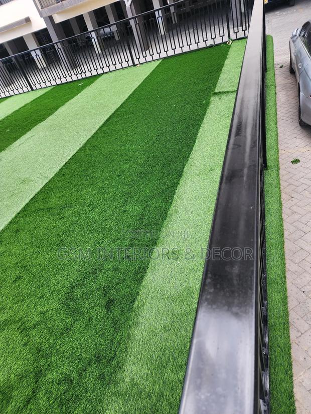 Artificial Green Grass Carpets Parallel Grained - main view