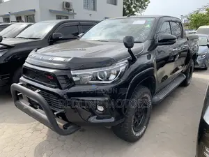 Toyota Hilux Revo Double Cab Deisel 2.4 AWD 2018 Black