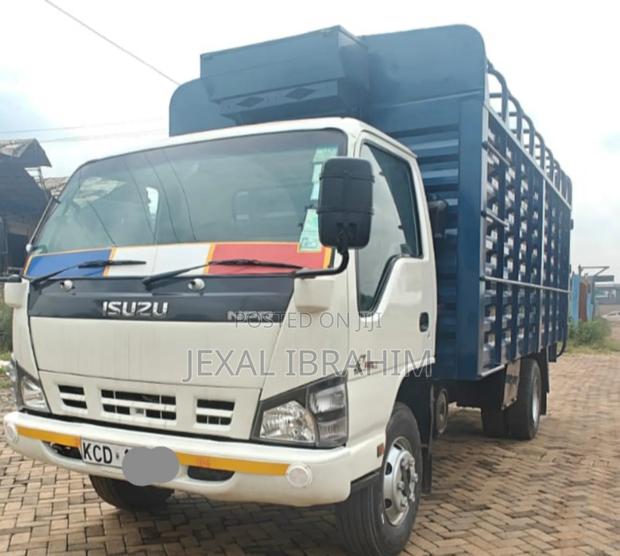 NPR Lorry Very Clean - main view