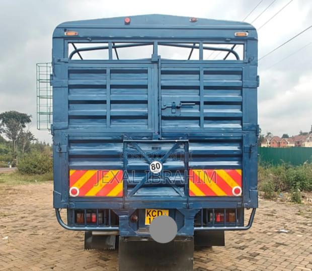 NPR Lorry Very Clean - thumbnail 3