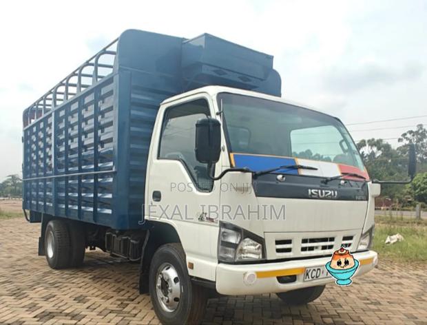 NPR Lorry Very Clean - thumbnail 4