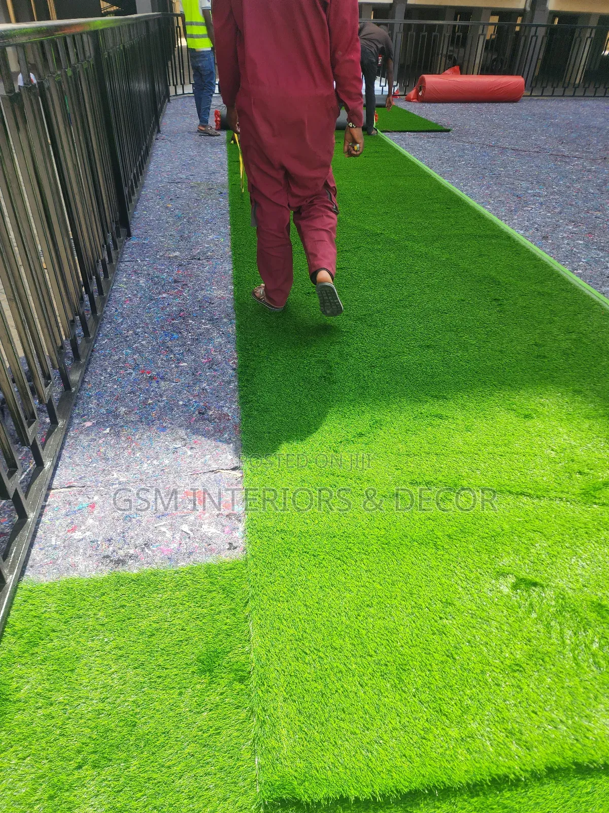 Artificial Green Grass Carpets Walkway