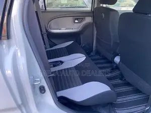 Daihatsu Cast 2018 White