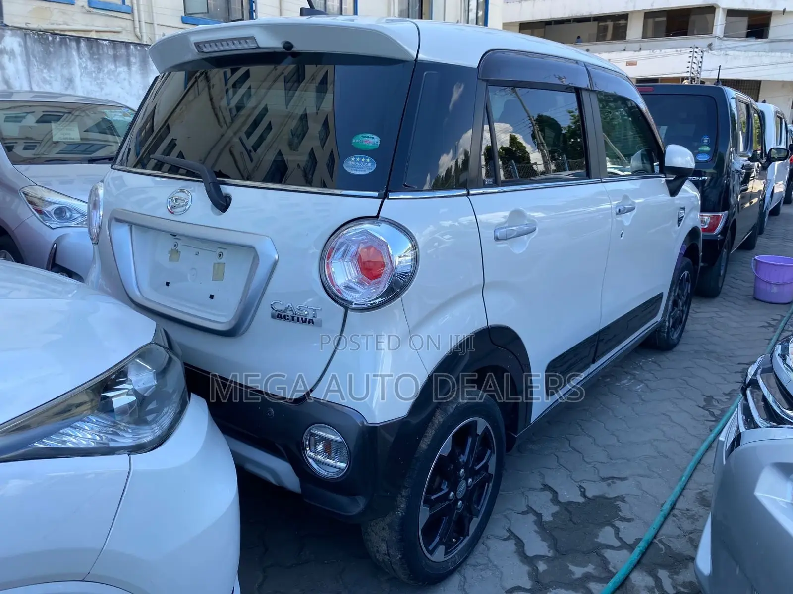 Daihatsu Cast 2018 White