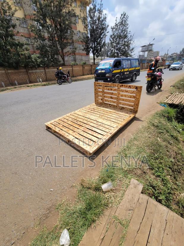 5ft by 6ft Classy Pallet Bed-No Storage Drawers. (Cpd08) - main view