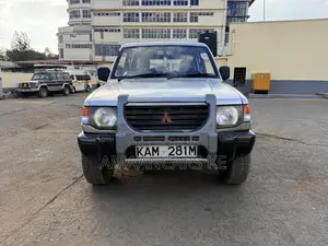 Mitsubishi Pajero 1999 Silver