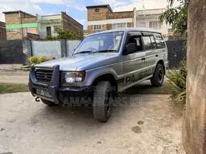 Mitsubishi Pajero 1999 Silver