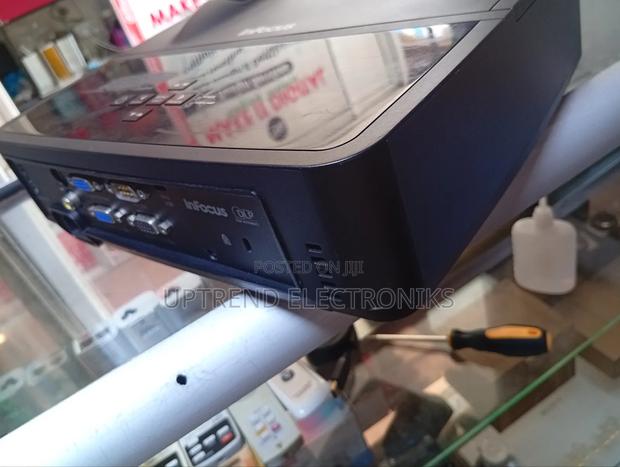 Infocus In112 Projector – Super Bright Super Affordable! - thumbnail 2