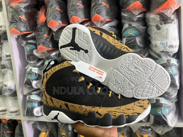 Air Jordan 9 - thumbnail 2