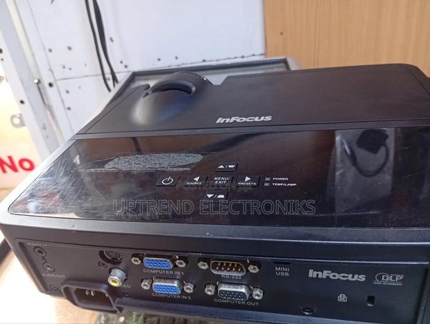 Infocus In112 Projector – Bright, Sharp Budget-Friendly! - thumbnail 2