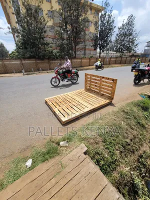 Durable and Functional 5 ×6feet Pallet Bed. (Cpd10)