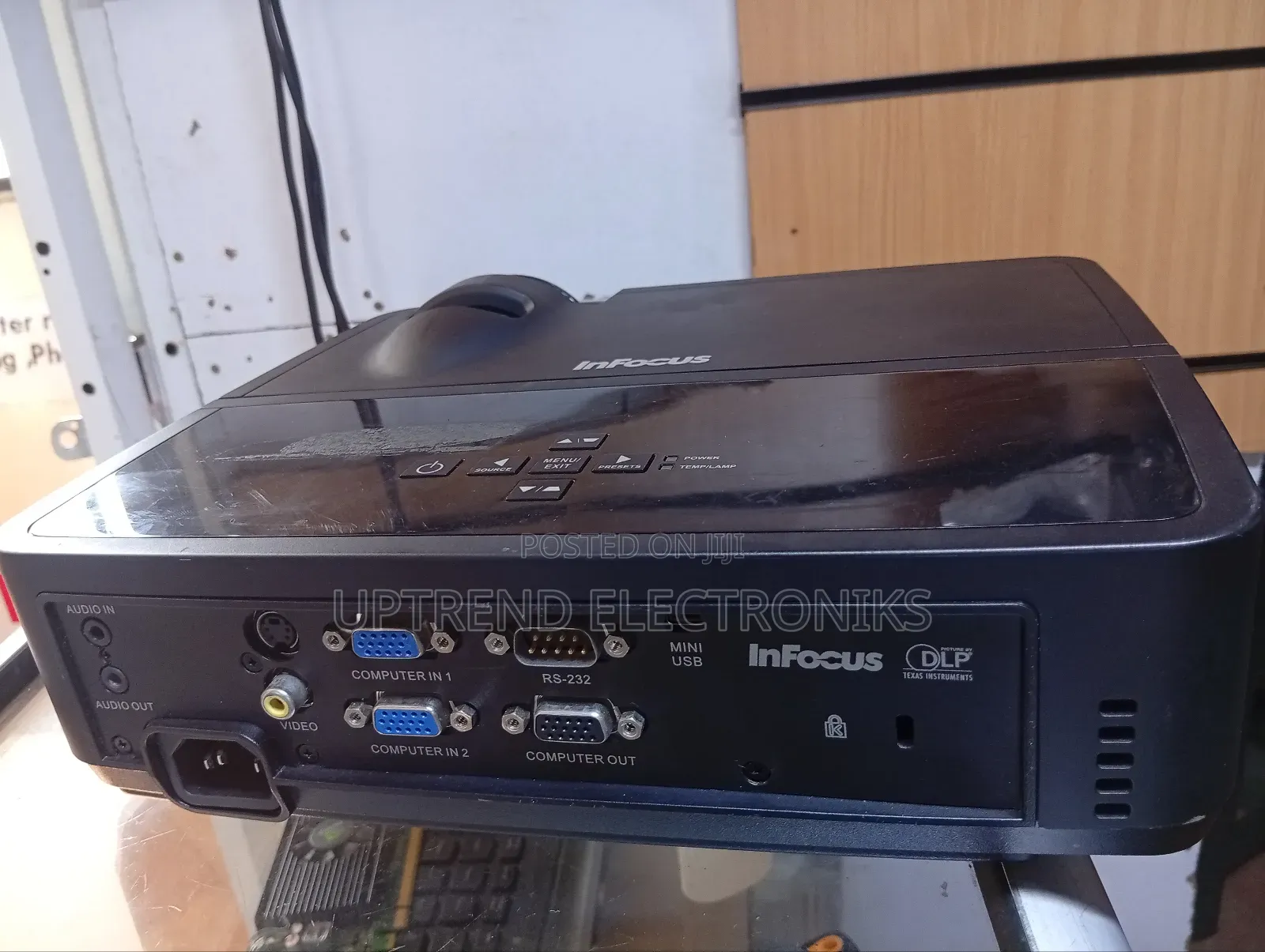 Refurbished Infocus In112 Projector