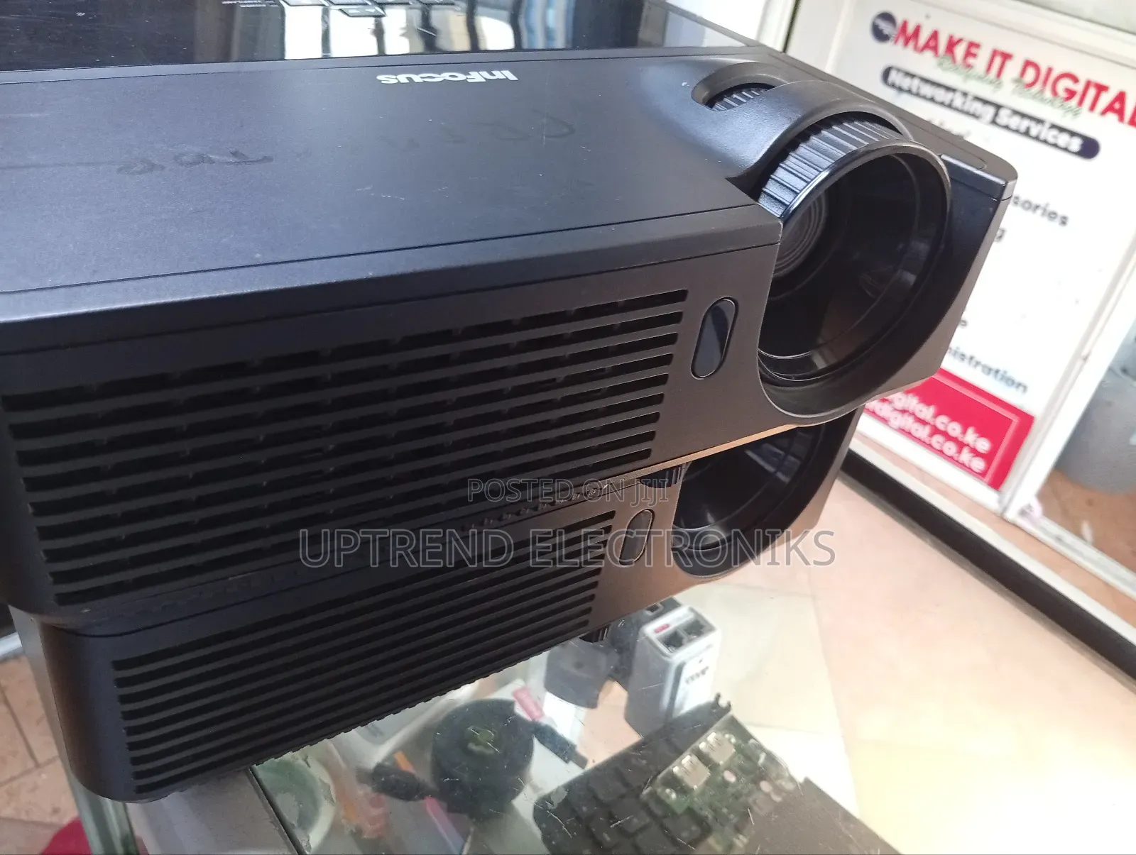Infocus In112 Projector – Bright, Portable Grade a Ex-Uk!