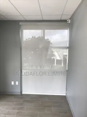 Light Filtering Sunscreen Blinds for Living Rooms
