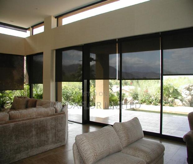 Durable Sunscreen Roller Blinds for Offices - main view