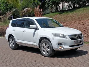 Toyota Vanguard 2009 White