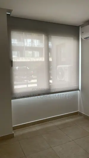 Elegant Sunscreen Blinds for Home Office Decor