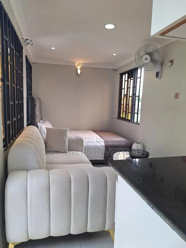 Container Studio House Perfect For Air Bnb Set Up. - thumbnail 3