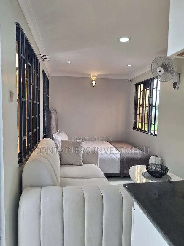 Container Studio House Perfect For Air Bnb Set Up. - thumbnail 8