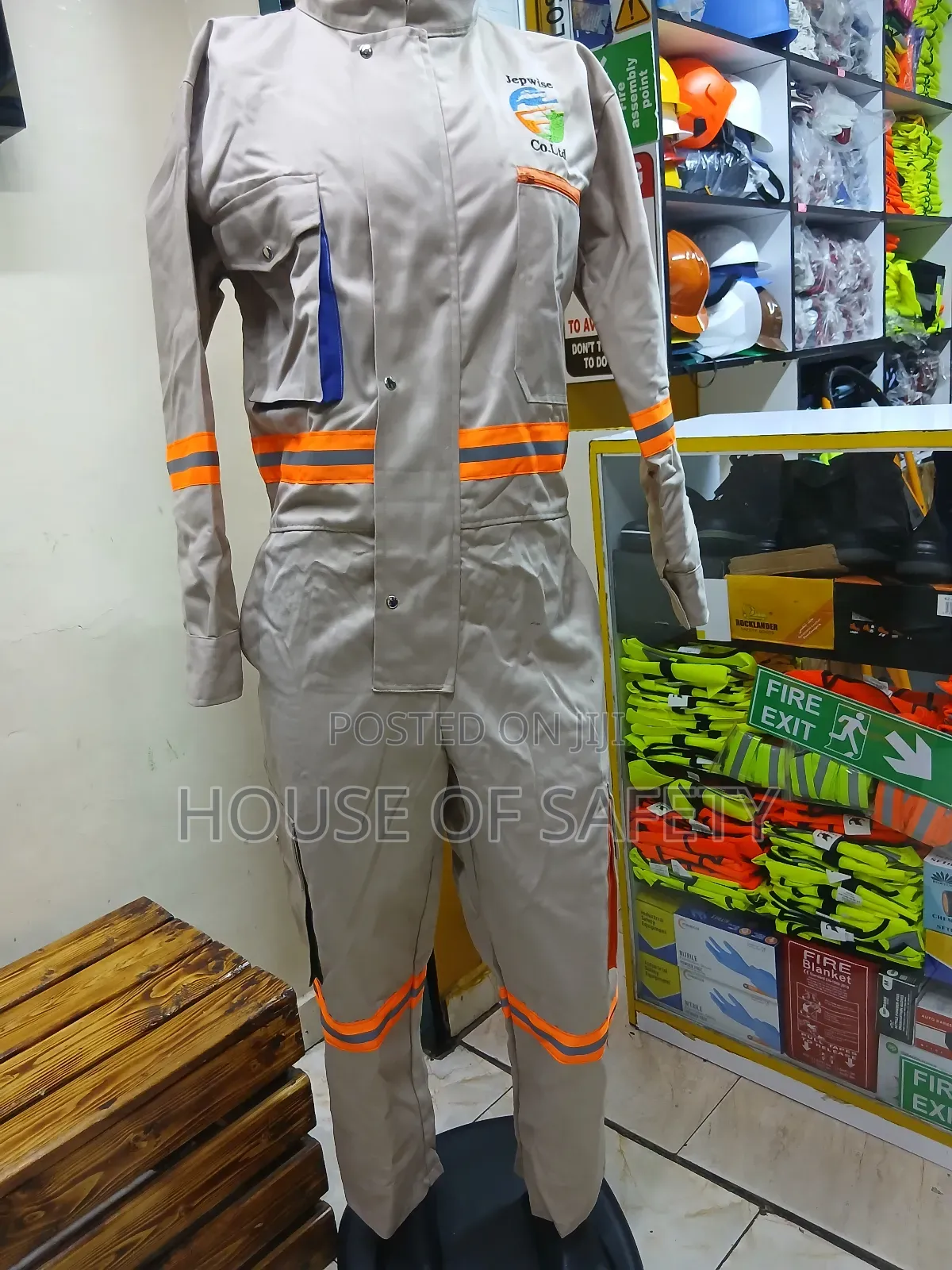 Cargo Pocket Overall Practical Solutions for Carrying Tools
