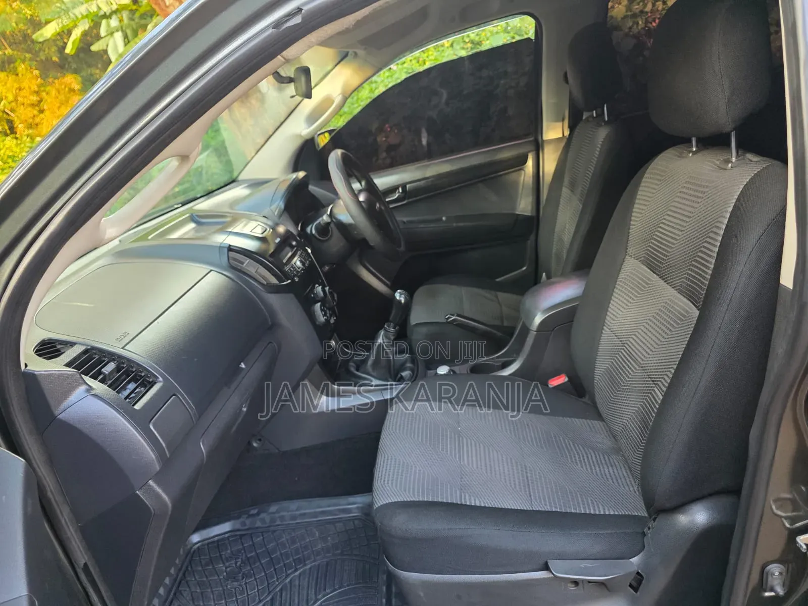 Isuzu D-MAX 2018 Gray