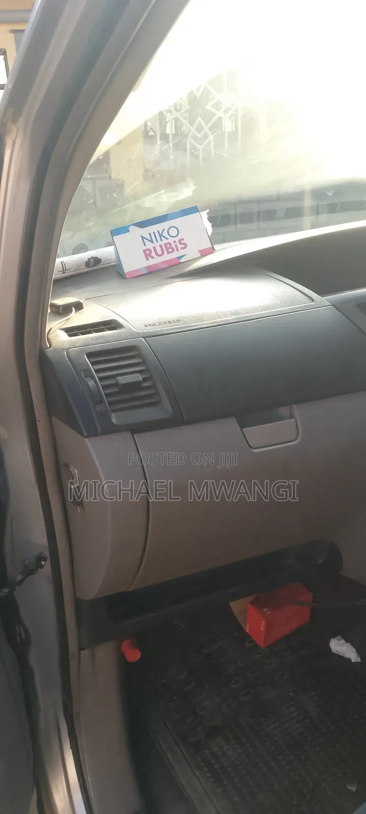 Toyota Noah 2006 Silver