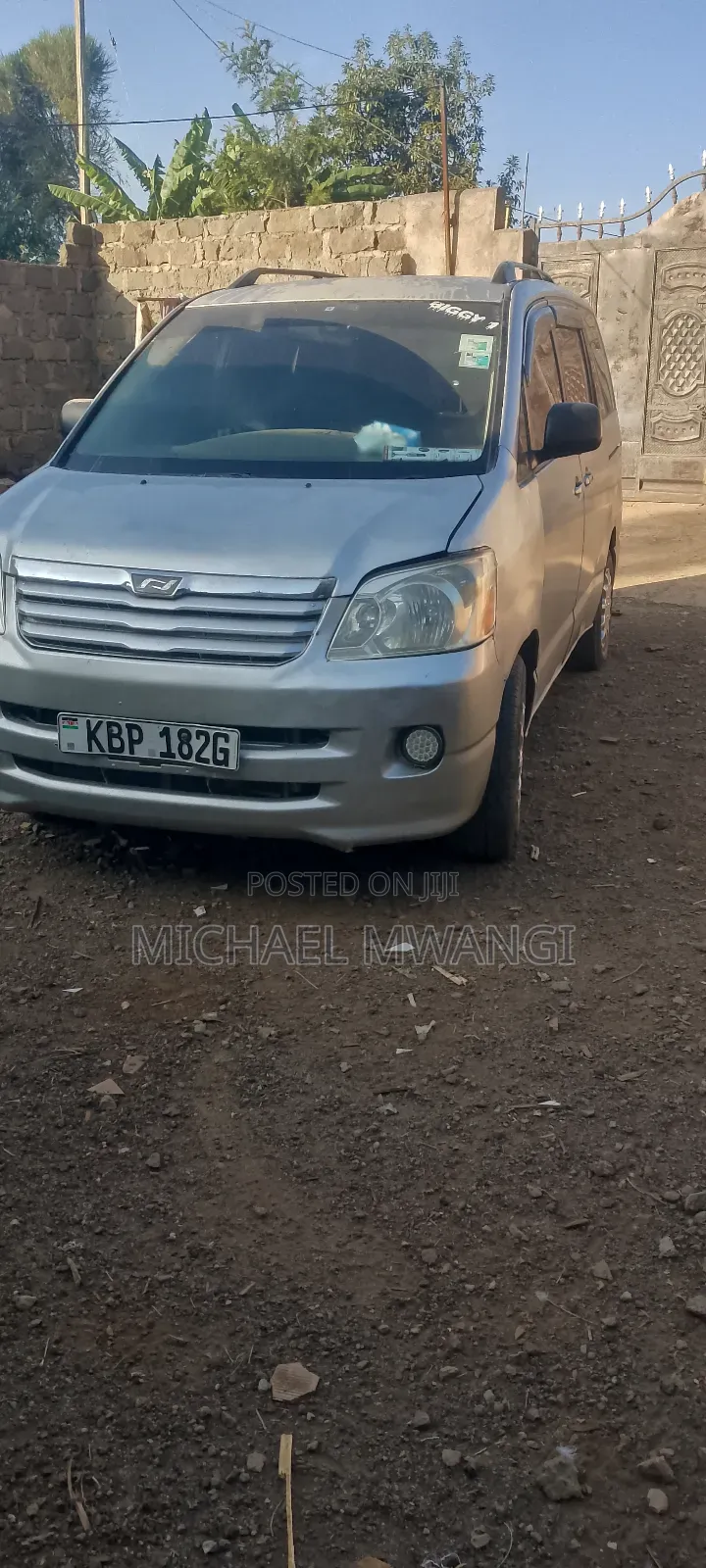 Toyota Noah 2006 Silver