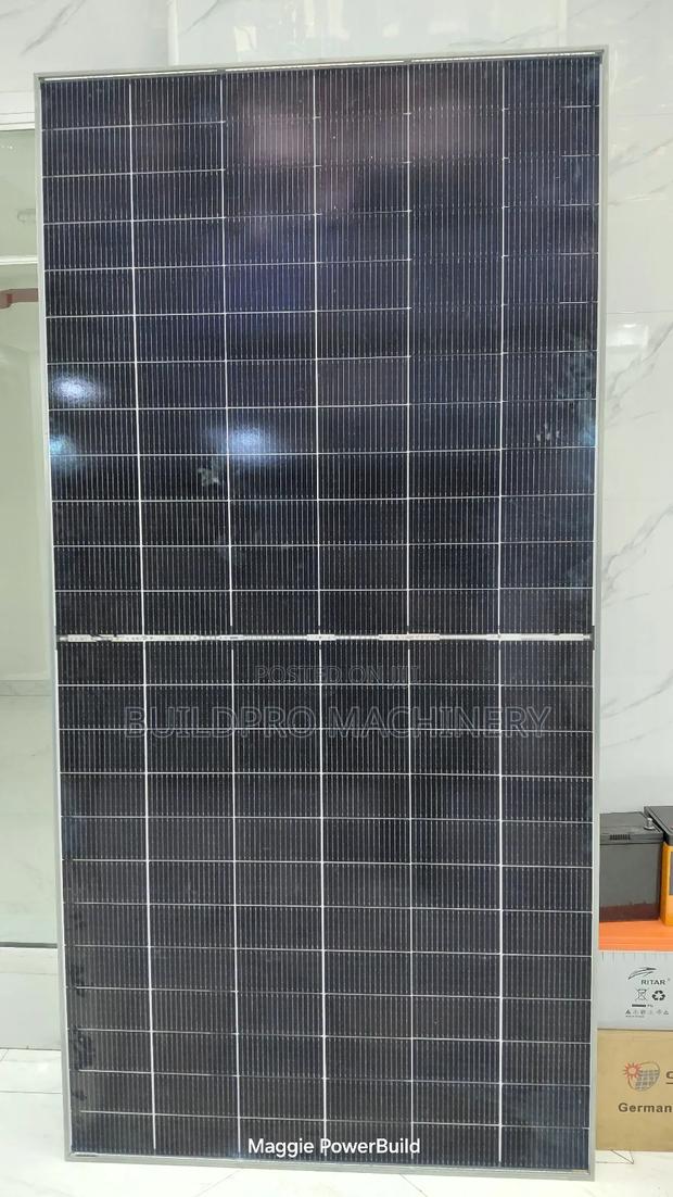 585watts Bifacial Solar Panel - main view