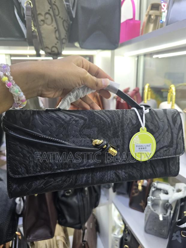 Layered Color Clutch Bag - thumbnail 2