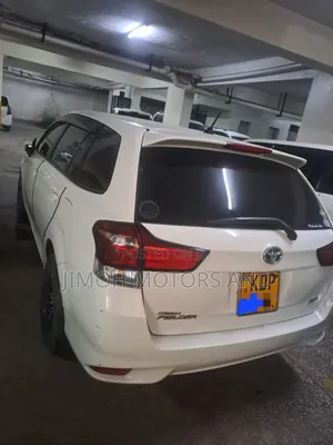 Toyota Corolla Fielder 2018 White