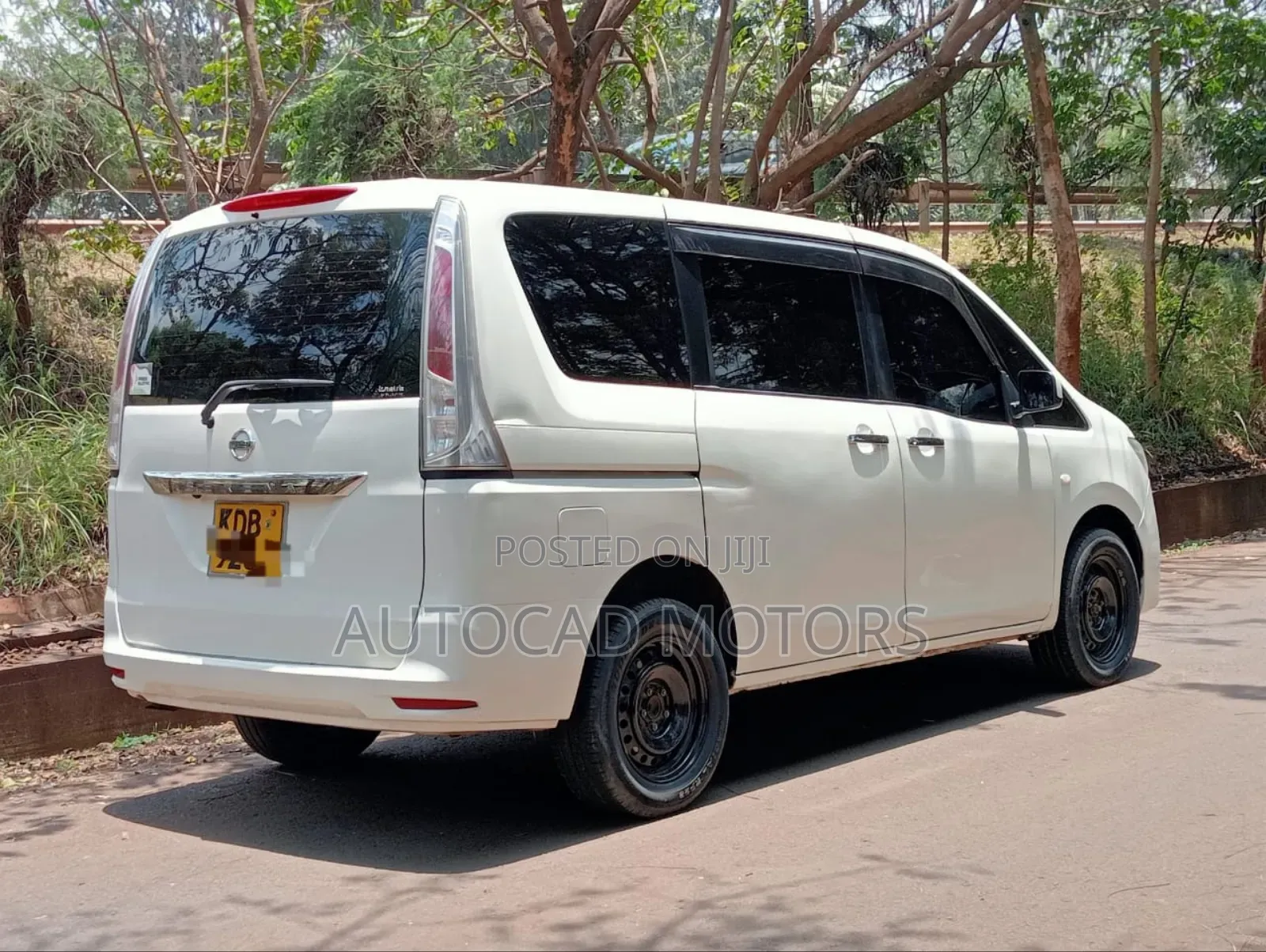 Nissan Serena 2013 White