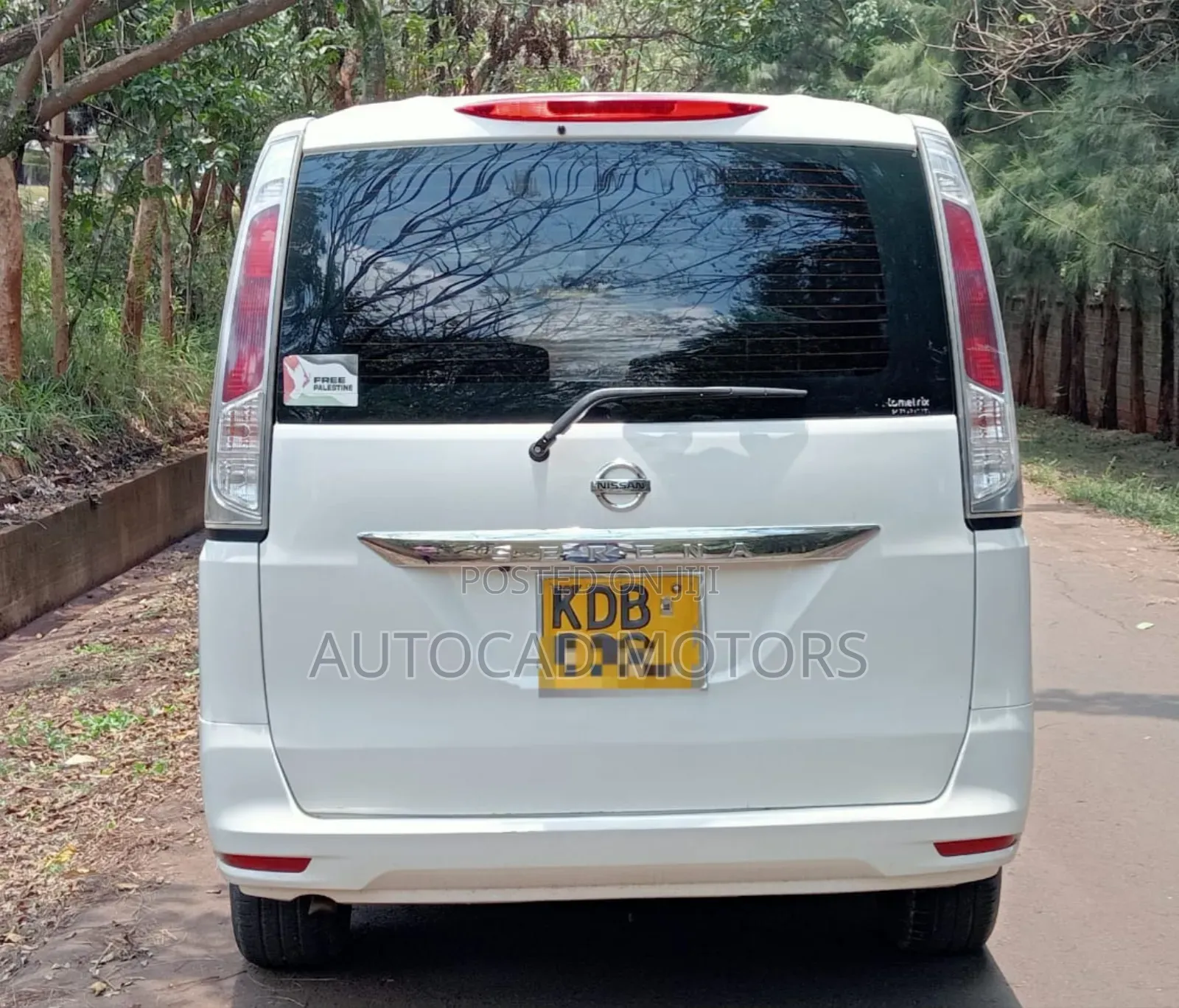 Nissan Serena 2013 White