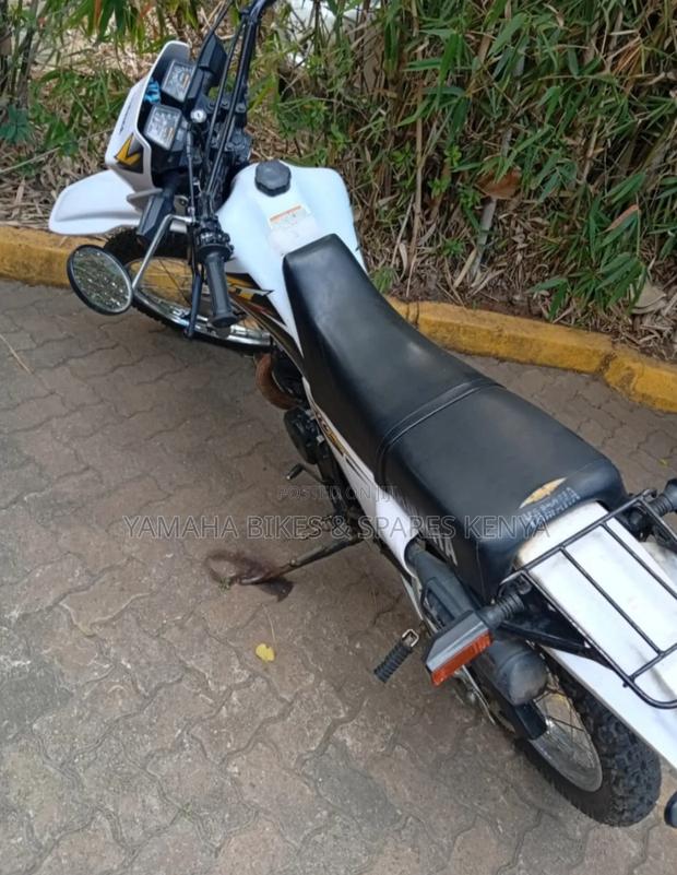 Yamaha DT 175 2021 White - thumbnail 3