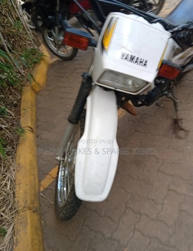 Yamaha DT 175 2021 White - thumbnail 4