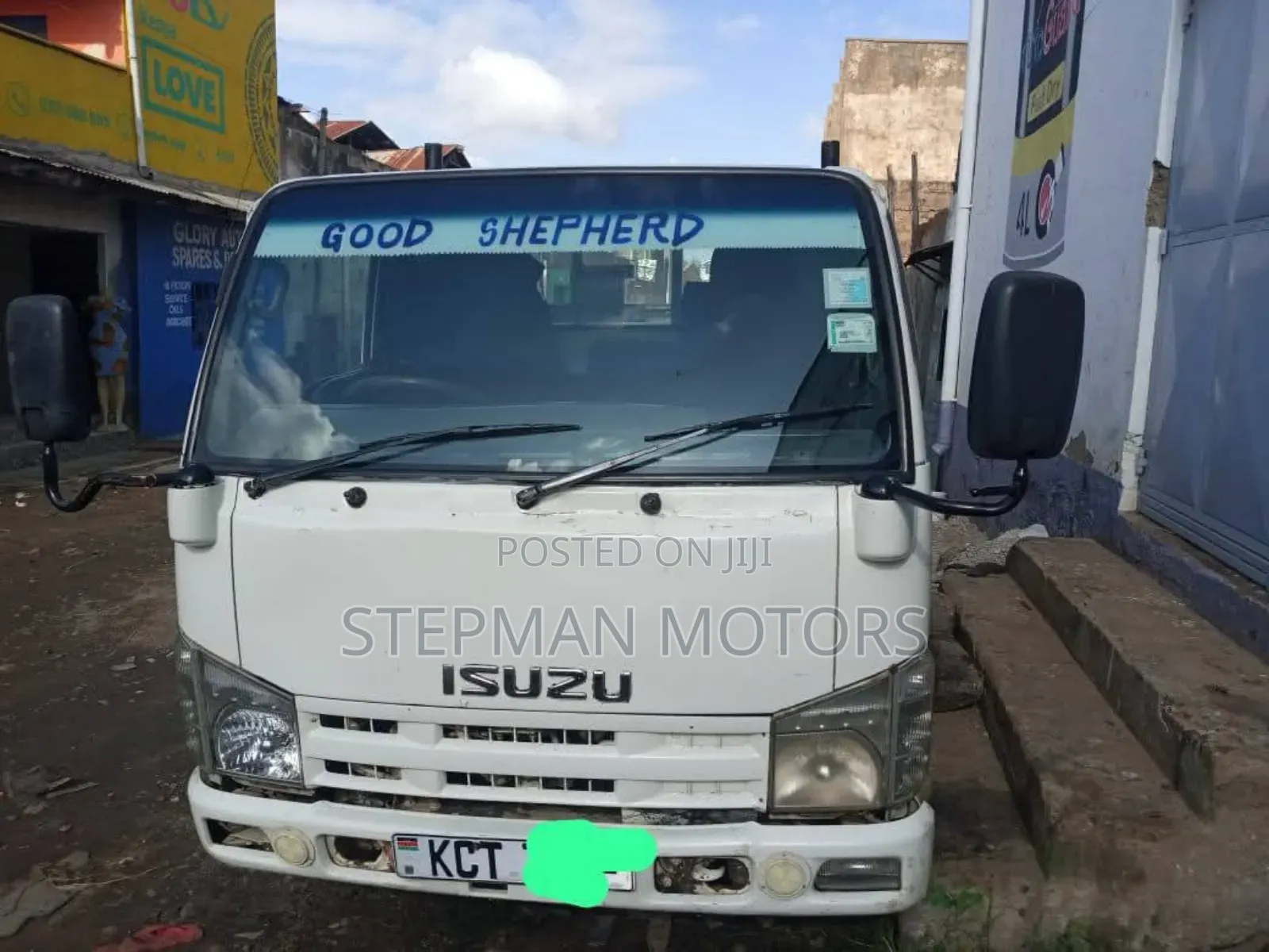 Isuzu Elf Truck 2012 White