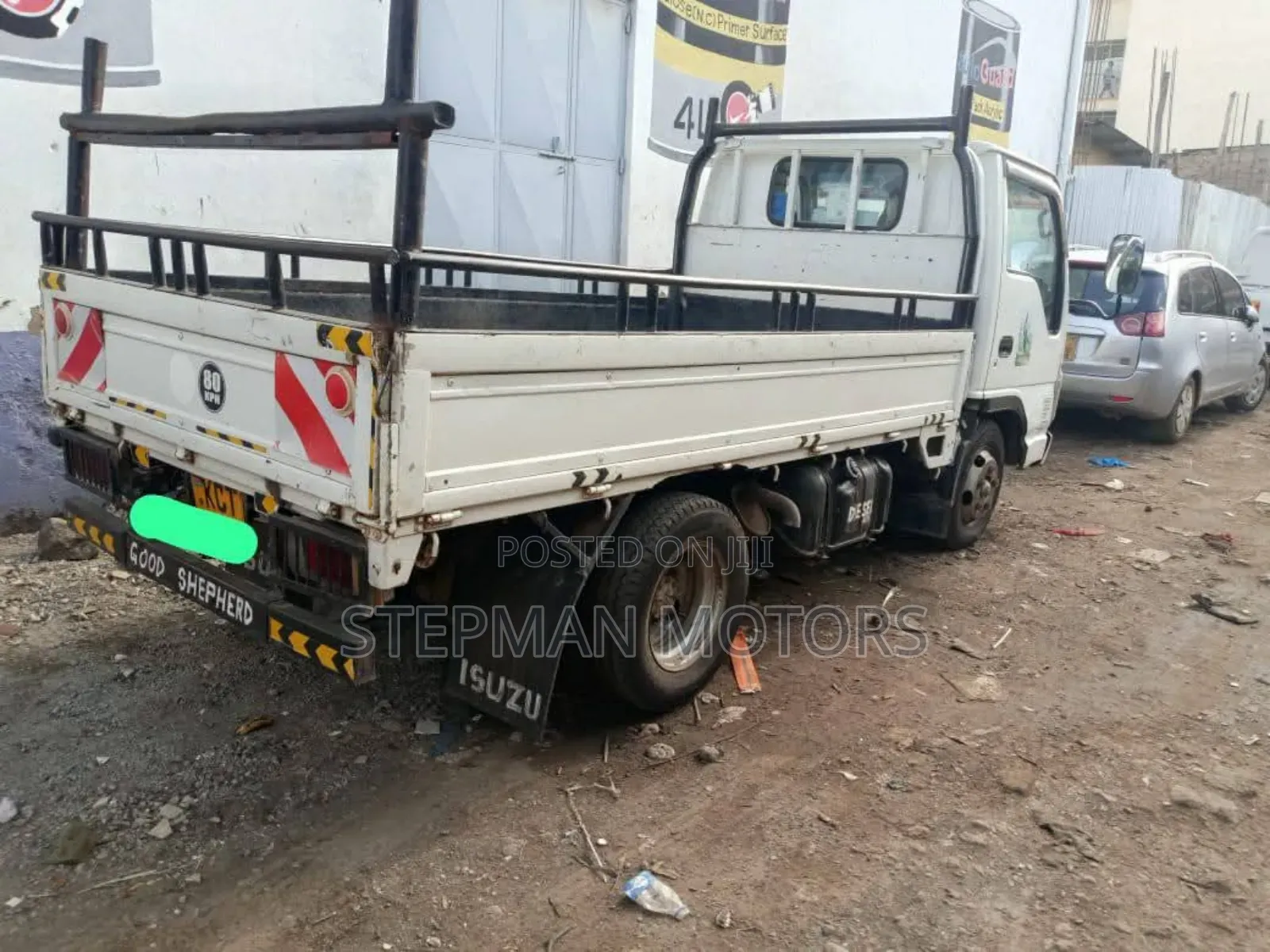 Isuzu Elf Truck 2012 White