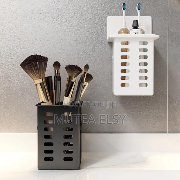 Black White Simple Tooth Brush Holders - thumbnail 3