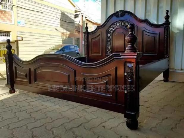 Smart Curve Customized King Sized Bed - main view