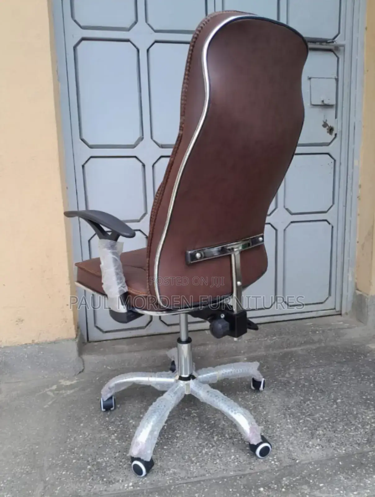 Office Chair : Brown Executive Adjustable Leather Chair