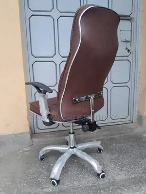 Office Chair : Brown Executive Adjustable Leather Chair
